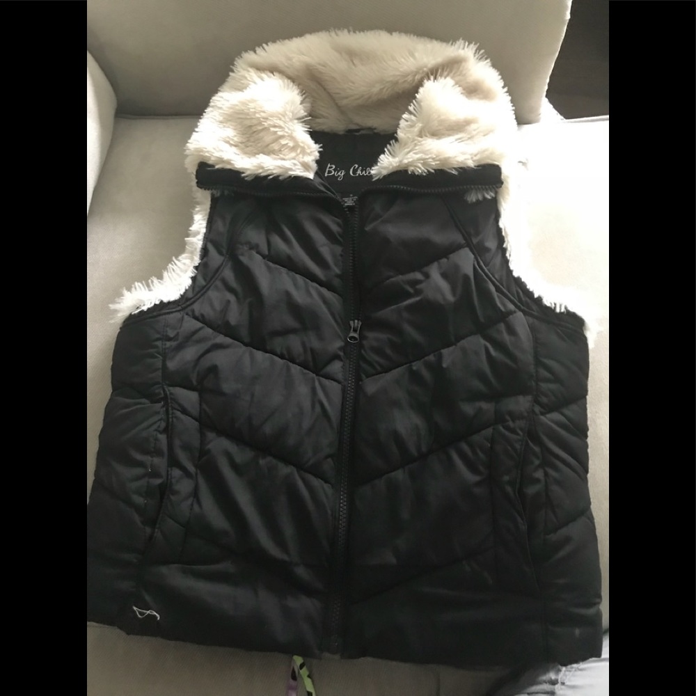 Kids outdoor vest. Size small
